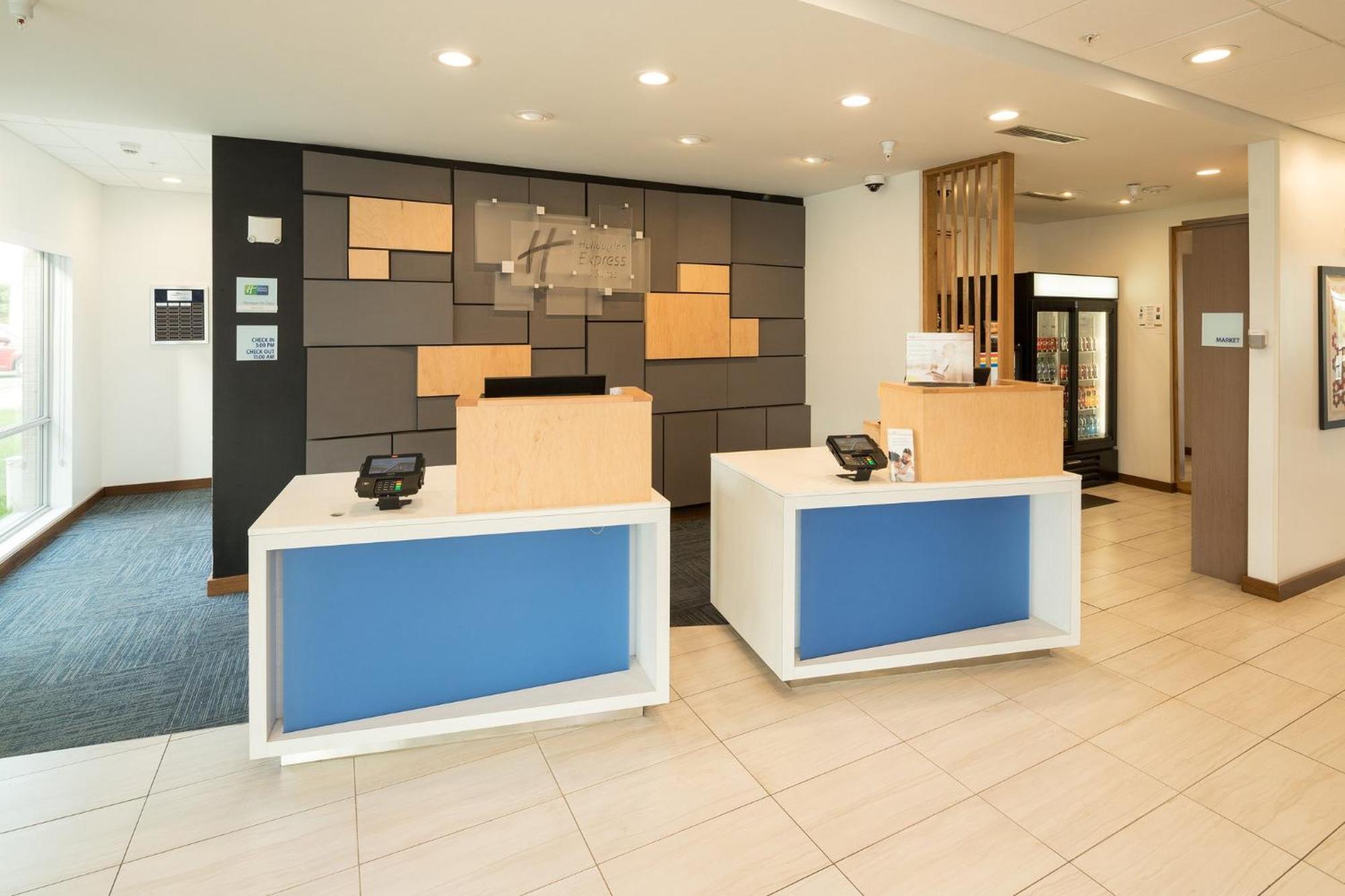 Holiday Inn Express & Suites - Kalamazoo West By Ihg Exterior photo