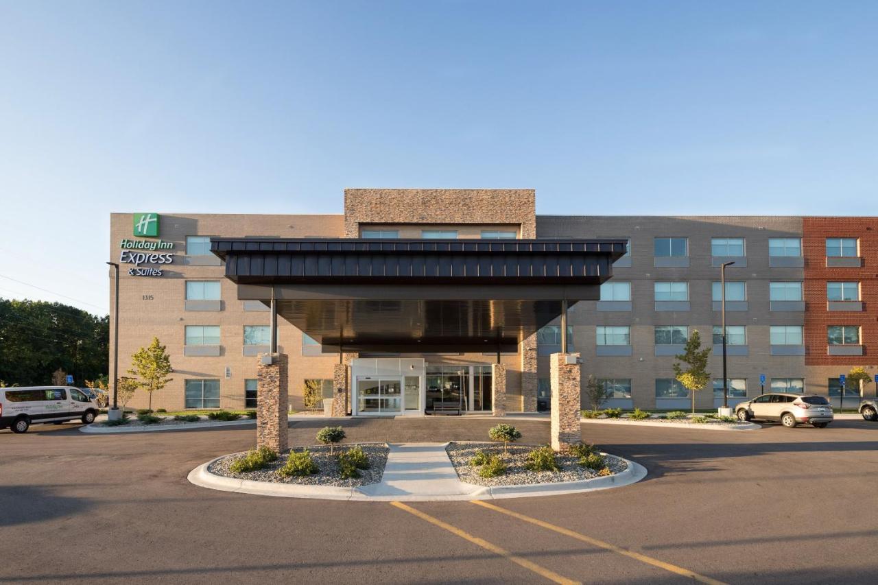 Holiday Inn Express & Suites - Kalamazoo West By Ihg Exterior photo